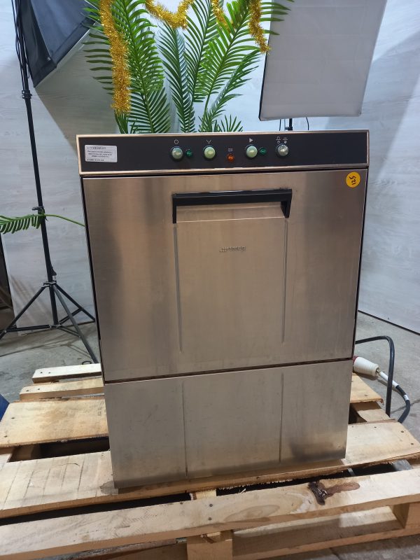 Посудомоечная машина с фронтальной загрузкой SMEG UD500D б/у